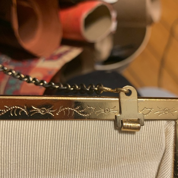 50’s 60’s VIBRANT LEMON LEATHERETTE YELLOW PURSE BAG CLUTCH,CHAIN HANDLE - Picture 8 of 16